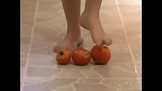 Foot Good-luck piece - Sexy feet crushing tomatoes