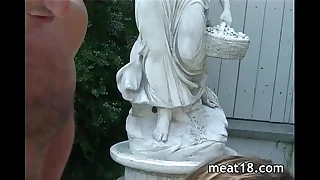 Hot slattern gets double penetrated